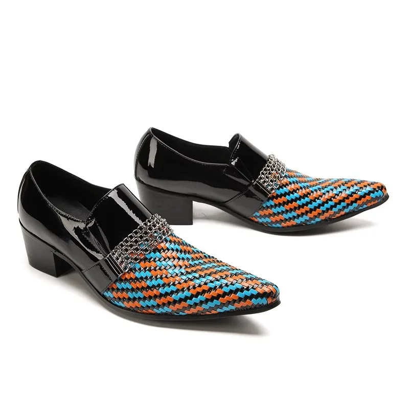 

Mixed Colors Weave Patent Leather Shoes for Men Pointed Toe Metal Chain Decor Slip On Wedding Casual Business Dress Shoes