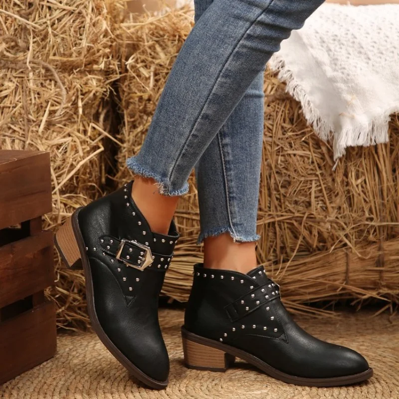 Fall-winter 2024 fashion plus-size Chelsea boots for women Studded and buttoned casual ankle boots for women Martens