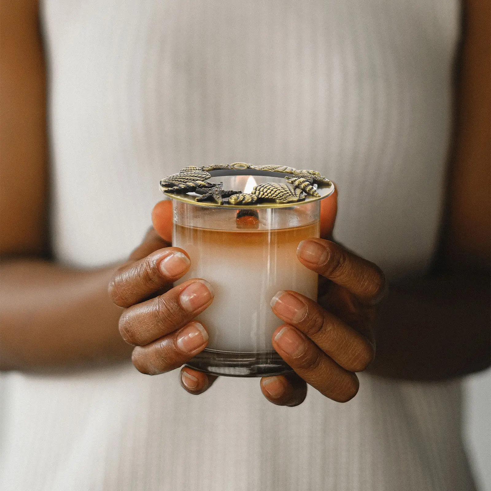 Zinc Alloy Hollow-Out Windproof Aroma Cover for Jar Candles Heat Collection Even Melting in Low Temperature Decorative