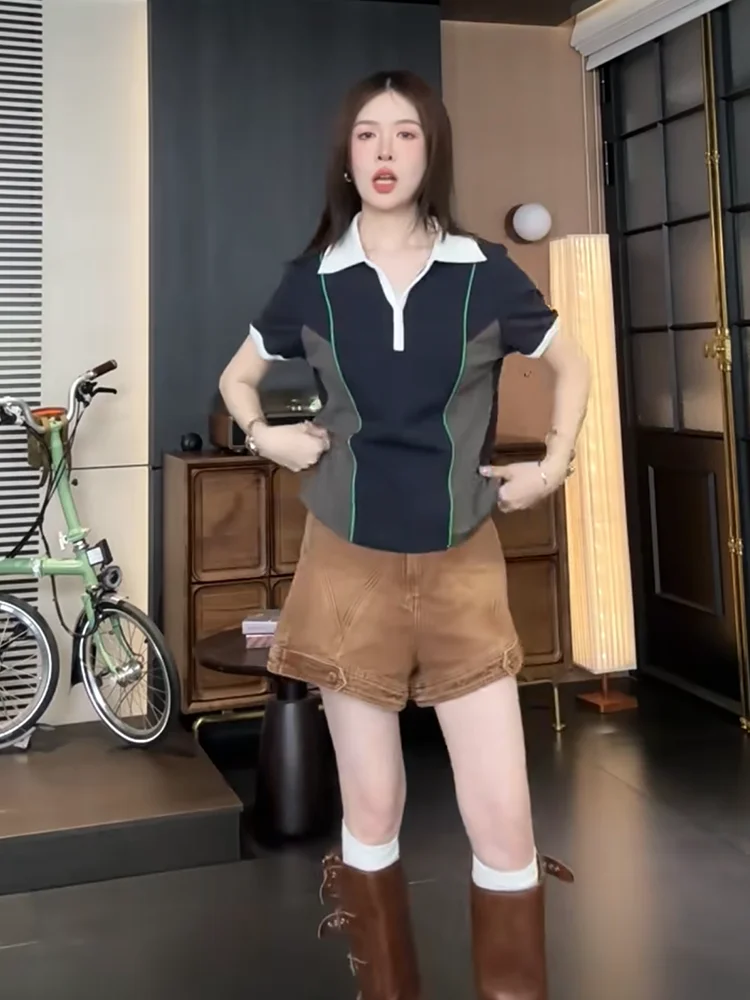 تي شيرت نسائي بتصميم عصري على الطراز الكوري، فضفاض ومريح، مصنوع من البوليستر، مناسب للصيف.