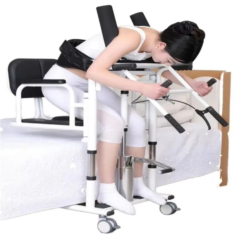 Elderly people use toilets, patient transfer chairs, and hydraulic chairs