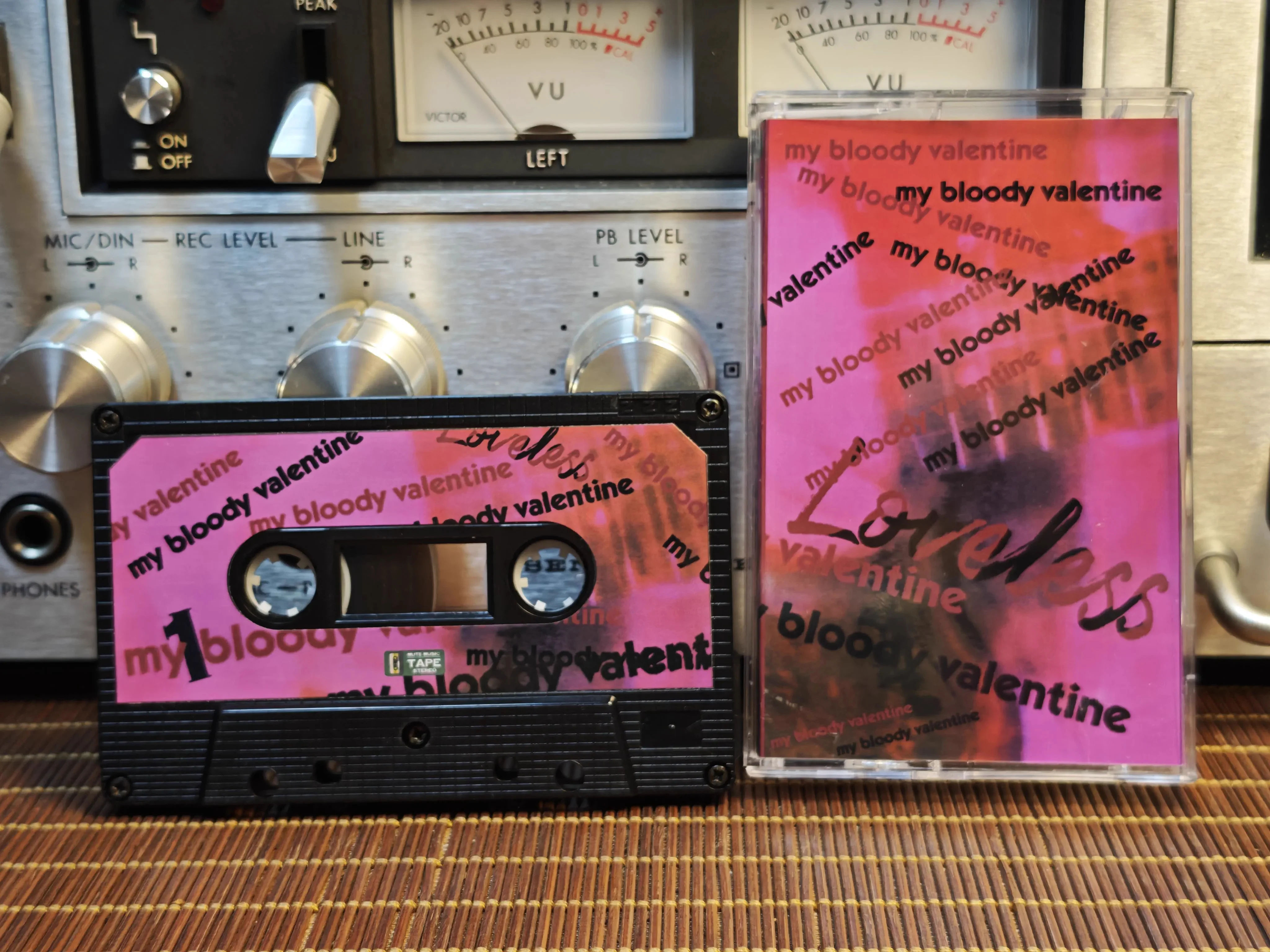 

Shoegaze My Bloody Valentine Kevin Shields Music Tape Loveless Album Cassettes Cosplay Walkman Car Recorder Soundtracks Box Gift