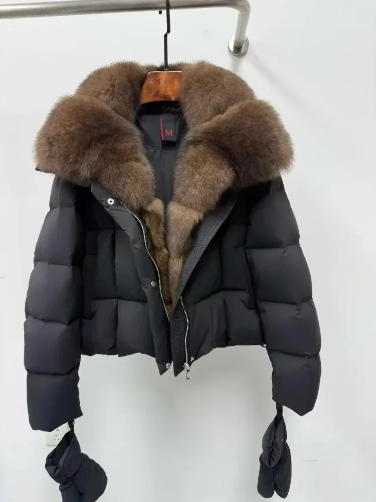 

2025 Women Casual Warm Puffer Down Coat With Gloves Parka Outwear Luxury Huge Natural Fox Fur Collar Goose Down Jacket