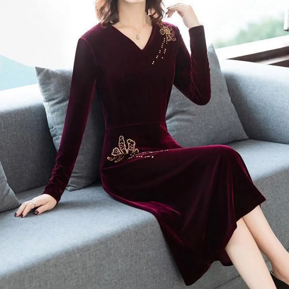 Korean Women Midi Dress Stylish Embroidered V-neck Midi Dress for Women Cozy Chic Winter Fashion Slim Warmth