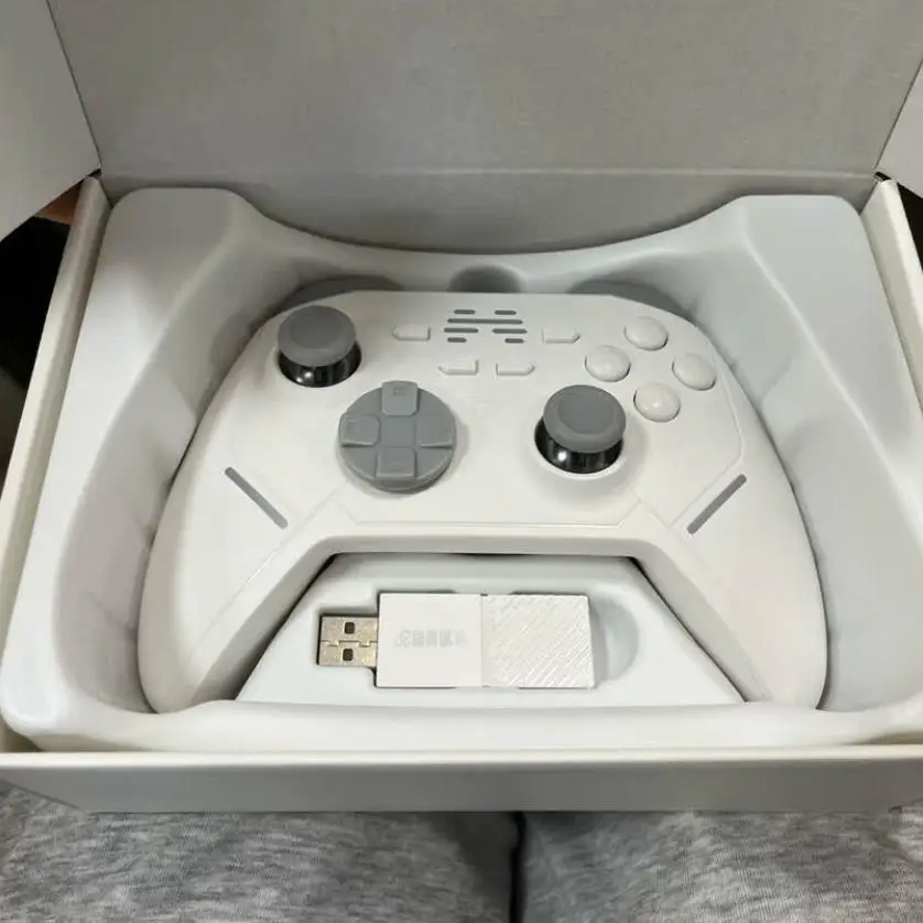 

BEITONG KP20 Wireless Bluetooth Gamepad – 1000Hz Polling Rate Hall Joystick Controller for PC, Switch, iOS & Android