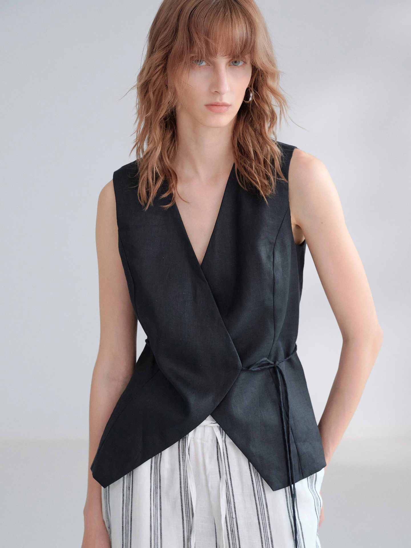 Pure Linen Women's Top V-Neck Cross Back Vest Breathable High-End Linen Material Commute Short Length Jacket Style