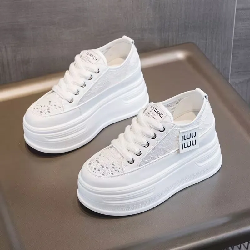 

Женские кроссовки на платформе с кружевом и танкеткой, увеличивающие рост на 8 см, дышащие, из ткани, повседневные, 2026