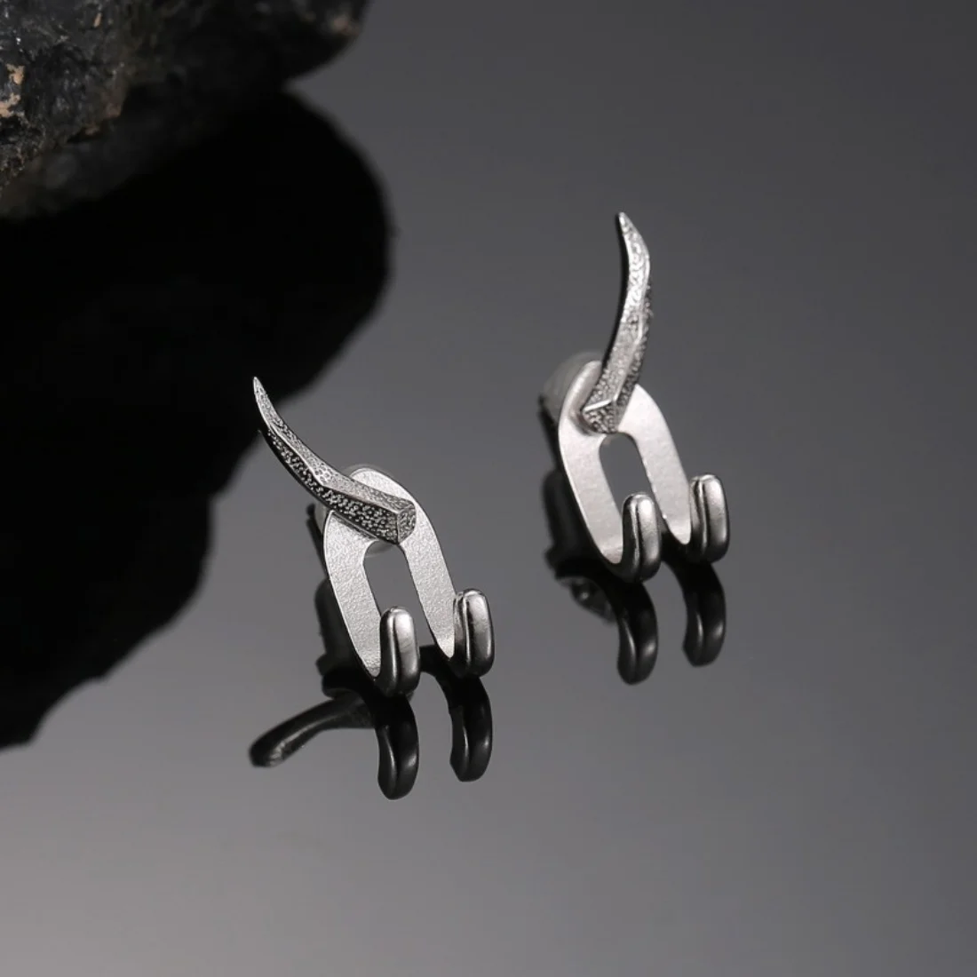 Vintage Fashion Geometric Charm Punk Earring for Men Detachable Claw Metal Stud Earring Prong Ear Punk Party Mens Jewelery Gifts