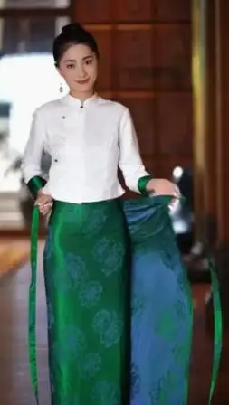 

Chinese Hanfu Halfskin Skirt Dai Horse Face Skirt Set