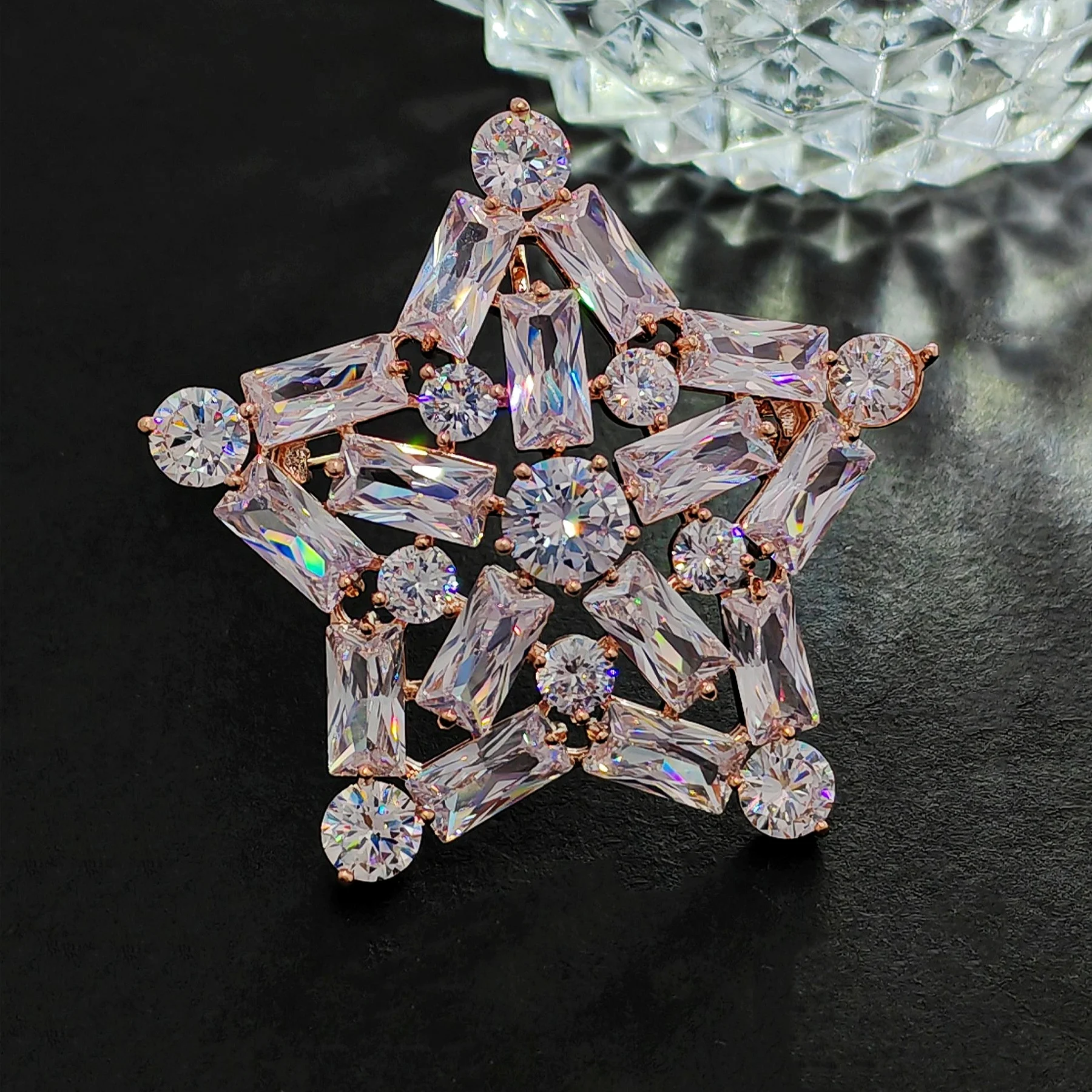 

Splendid Rose Gold Plated CZ Five-Point Star Brooch Pin Atomic Jewelry