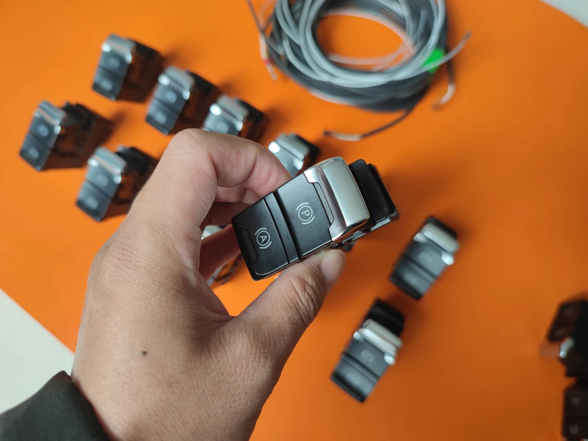 

Audi A4 S4 A5 S5 Q5 Parking Brake Auto Hold Control Button Switch Button Harness Wires Cable 8K1927225C 8K1927225D