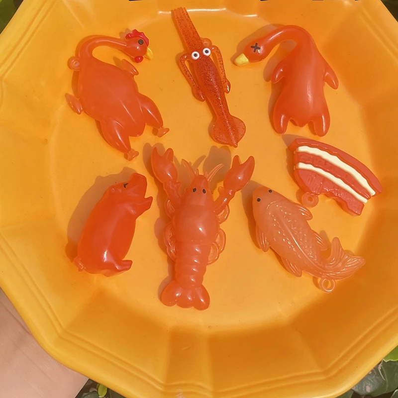 

UV Light Sensitive Color Changing Roast Duck Keychain Charms Animals Fish Pig Chicken Key Chain Car Key Ring Bag Hanging Pendant