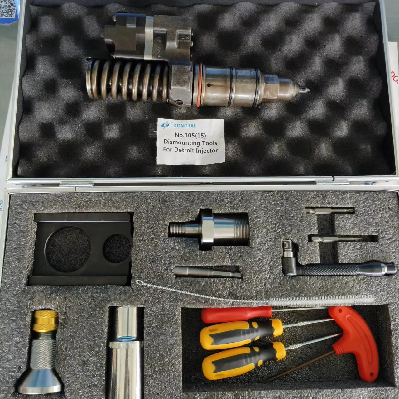 NO.105(15)  Dismounting Tools For  Detroit   Injector