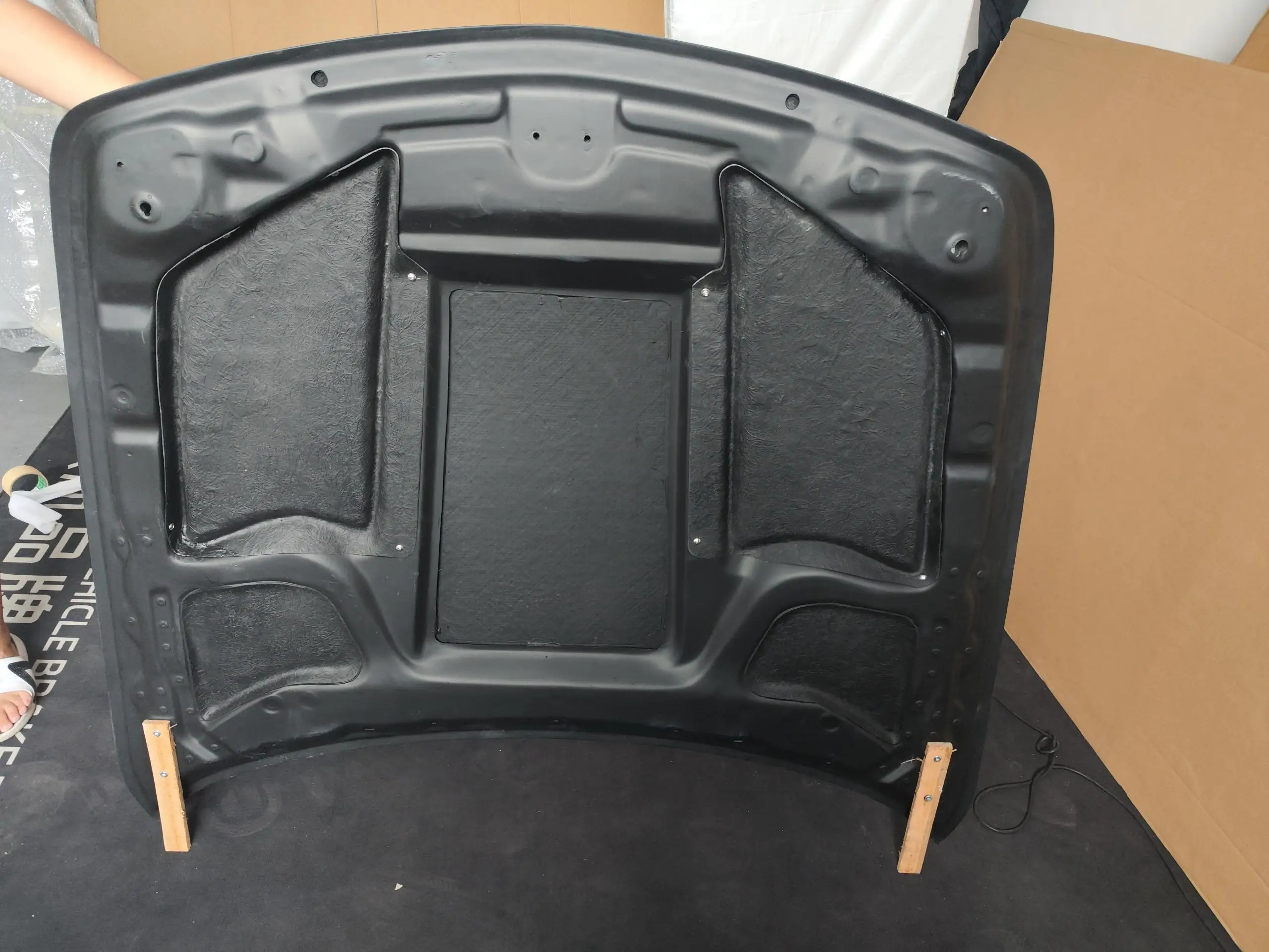 فتحات غطاء المحرك الأمامي من ألياف الكربون المبللة/المزورة لسيارة إنفينيتي G37 2008-2015 2-Door/4-Door، بعد تركيب السيارة الفعلي #3