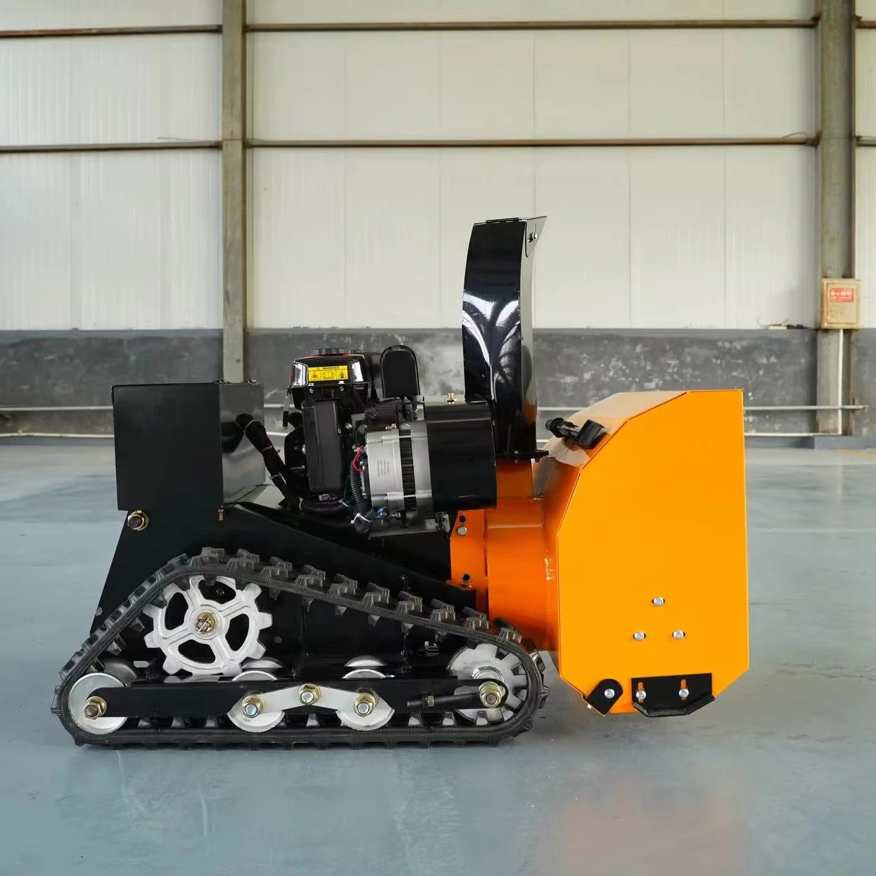 China Manufacturer Direct Sales Remote Control Tracked Snow Thrower with Engine Bearing Gear Core Components