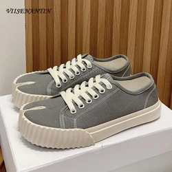 Women and Men Lovers Canvas Shoes Flat Casual Comfortable Lace Up Walking Daily Shoe Tabi Toe Chic Fashion Brand Name Loafers