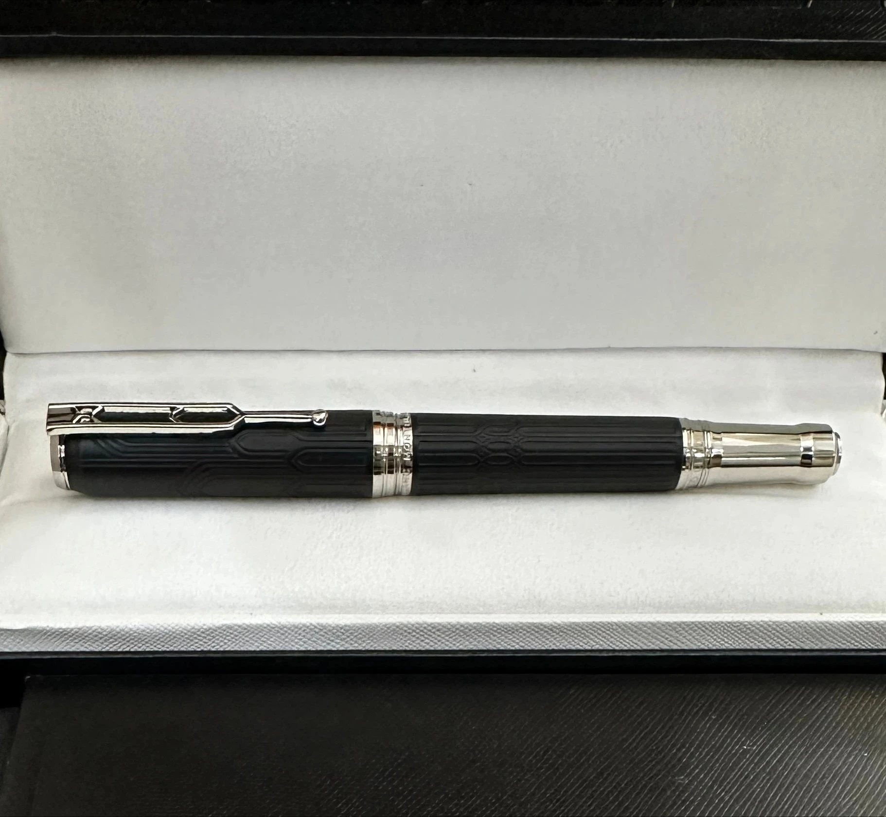 جودة MB طبعة فيكتور هوغو قلم حبر معدن الراتنج الأسود المعماري الكتابة أقلام الحبر الفاخرة الكتابة القرطاسية هدية