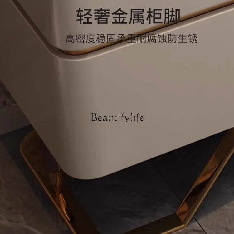 13 خزانة جانبية لتناول الطعام من الخشب الصلب من العصور الوسطى الإيطالية