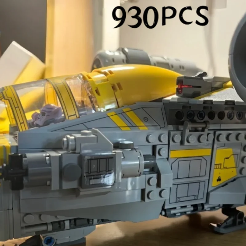 Hot Sales 930PCS Interstellar Conflict The Razor Crest Iconic Ship Building Blocks Model Toys for Birthday Party Ornament Gifts