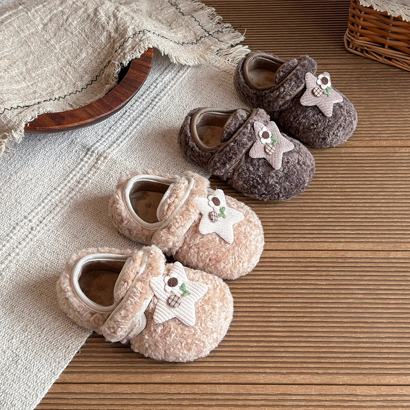2026 Winter New Fluffy Girls' Shoes Cute and Fashionable Bow Plush Low Top Cotton Shoes Princess Velvet Warm Casual Shoes