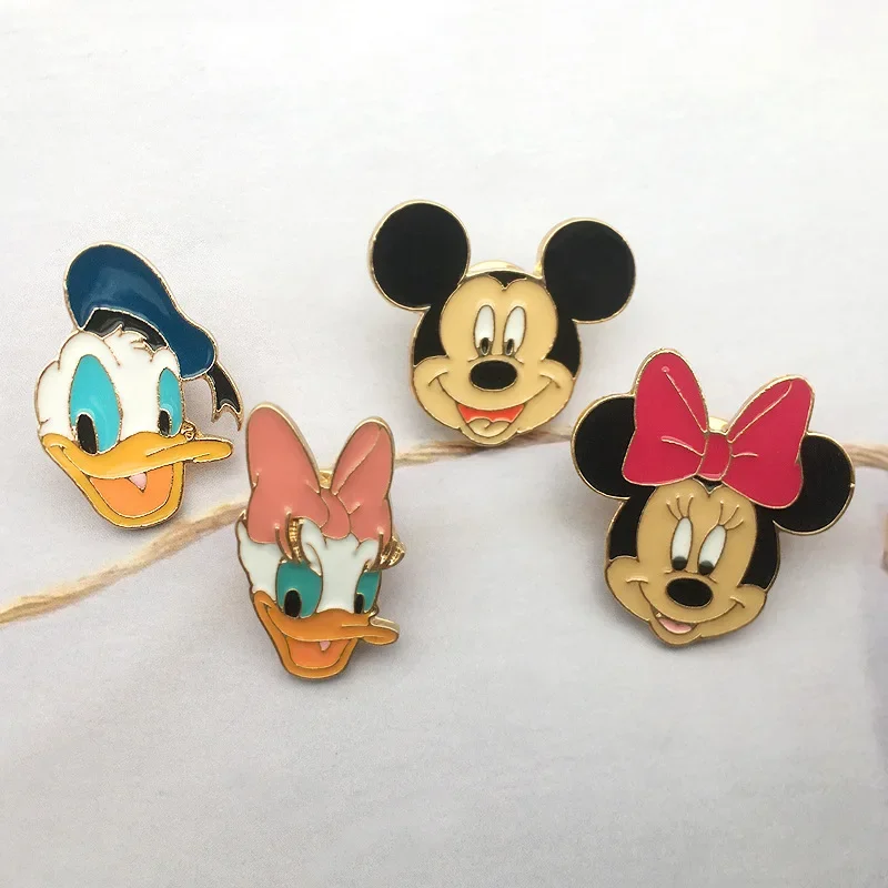 Disney Anime Cute Minnie Daisy Pins Cartoon Mickey Donald Duck Brooch Ornament Dripping Enamel Costume Accessories Friends Gifts