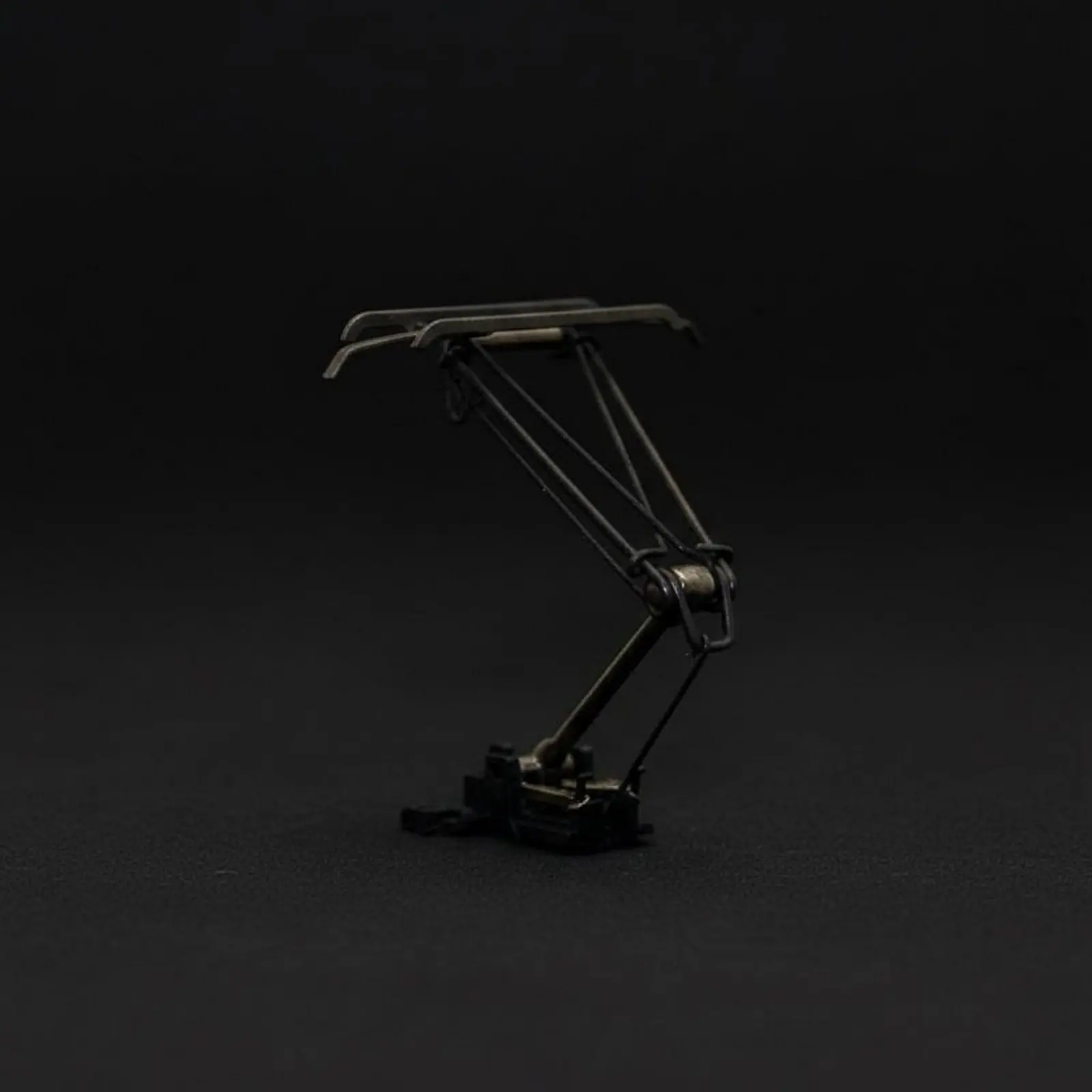 

HO Scale Pantograph Metal Body Single Arm Pantograph Model Train Antenna Rack PP Base Electric Traction Antenna Sturdy