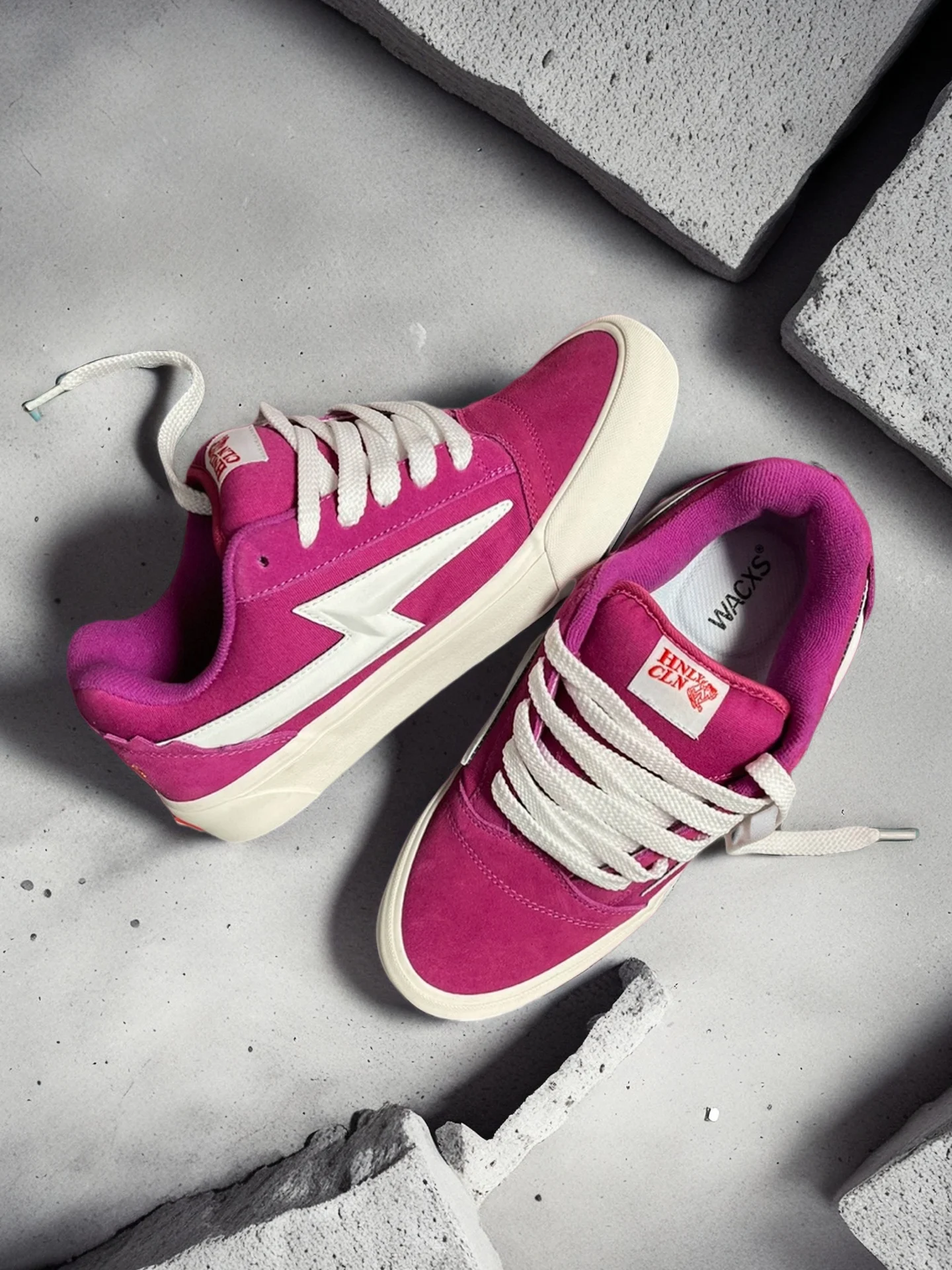 

Low-Top Skate oes ex Casual Stitched Design Joint Embroidery Purple Color for Men And Women Youth Summer Wear Resistant...