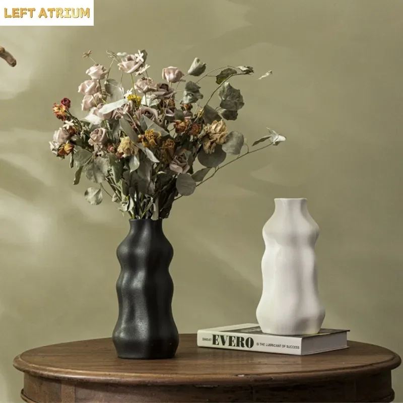 Ceramic Vase Black and White Plain Face Irregular Grooves Flower Arrangement Terrarium Room Decoration Accessories Vases Pots