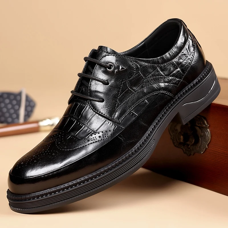 2024 Herfst Nieuwe Mannen Comfortabele Business Casual Lederen Schoenen Modemerk Mannen Gesneden Blok Lace Up Zachte Zolen trendy Schoenen