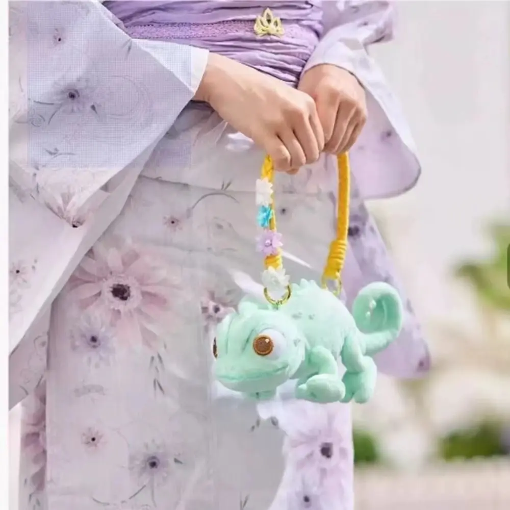 

Cute Small Shoulder Bag Doll Pascal Rapunzel Doll Shoulder Decor Plush Unisex Kawaii Figures Children Birthday Christmas Gifts