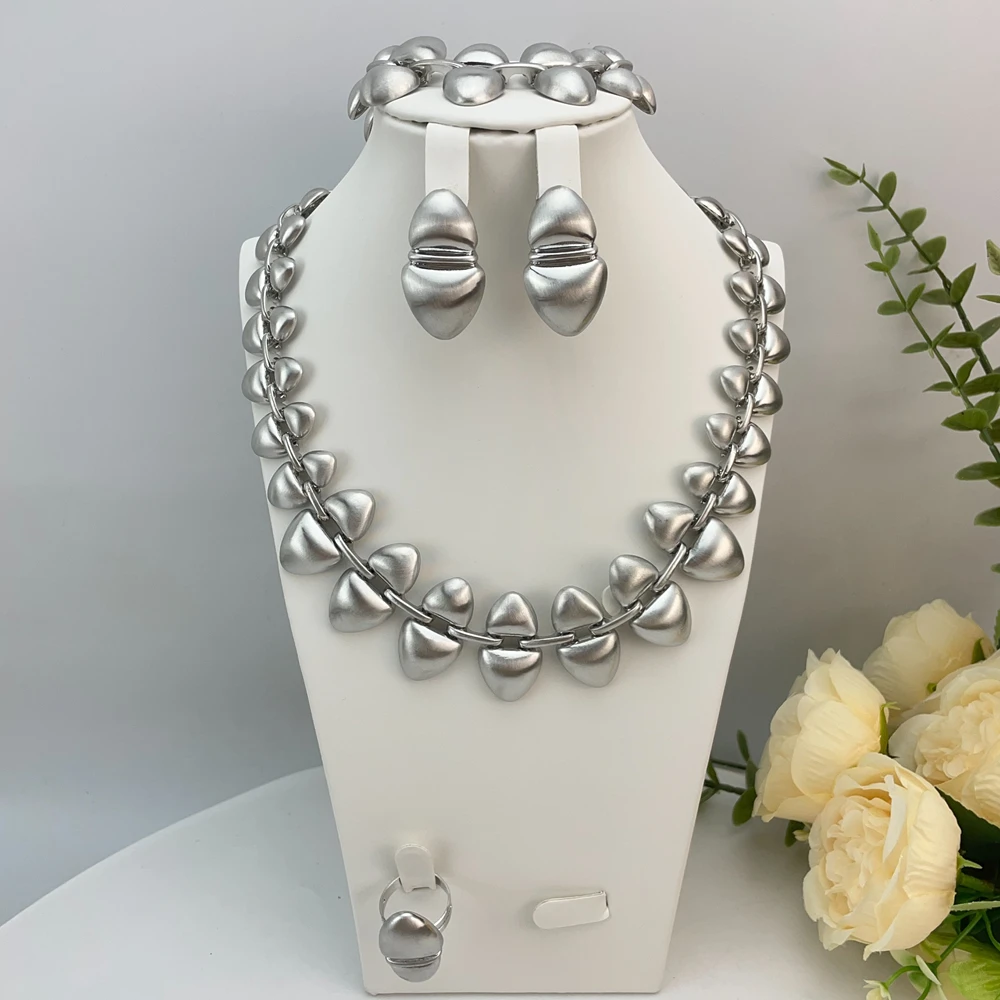 Fashion Italian Dubai Gold Plated Jewelry Set Simple Style Big Pendant Necklace Light Weight Jewelry Set for Woman FHK23141