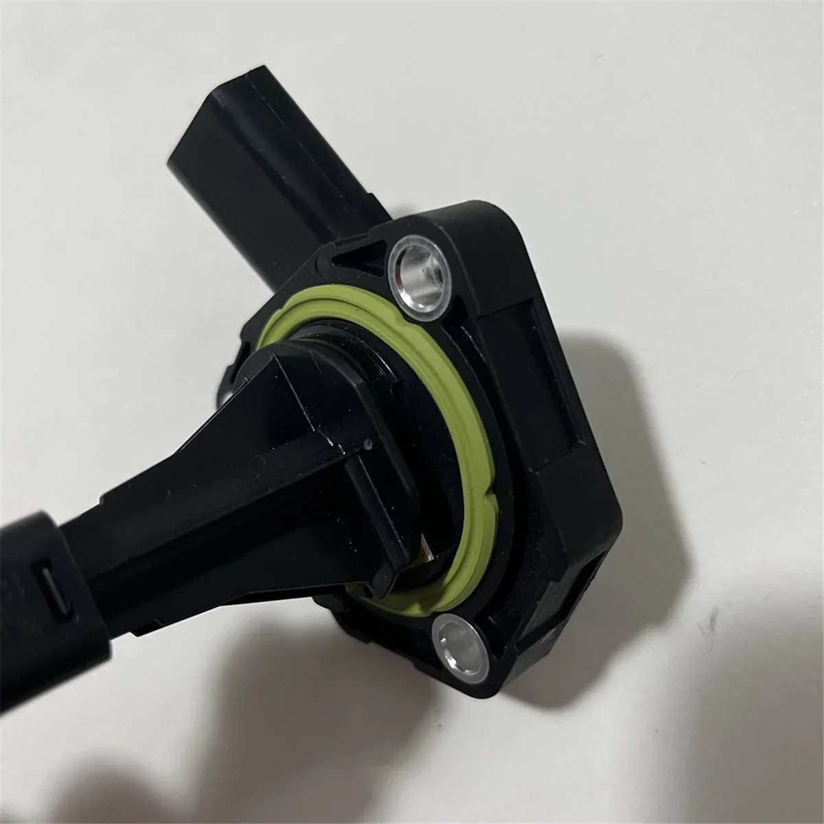

03C907660G 03C 907 660 D 03C 907 660 T 6PR009629Engine Oil Level Sensor for Audi A1 A3 A4 Skoda Fab Oct Seat Volkswagen jasmine