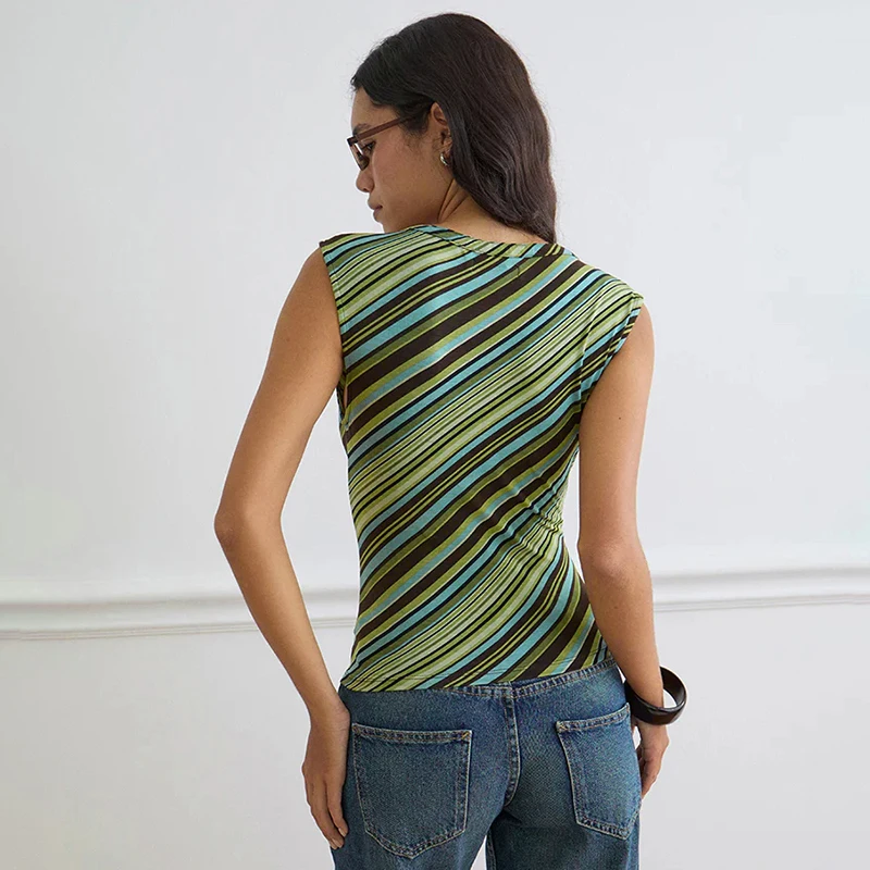 Sexy, würziges, ärmelloses, grünes Top im Girl-Style mit tiefem V-Ausschnitt und Streifenmuster – Detail 4