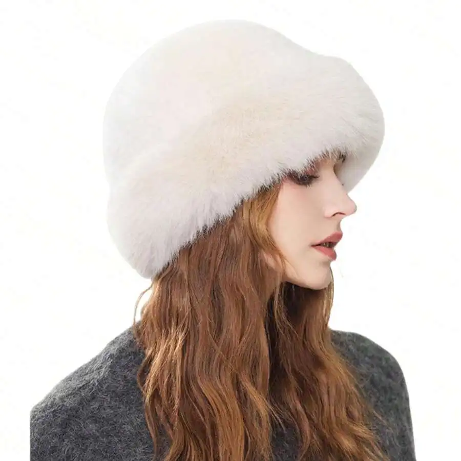 Elegant Luxury Faux Fur & Suede Fleece Solid Color Winter Warm Hat And Touchscreen Gloves Set - Fleece Cuffs And Metal Buckle