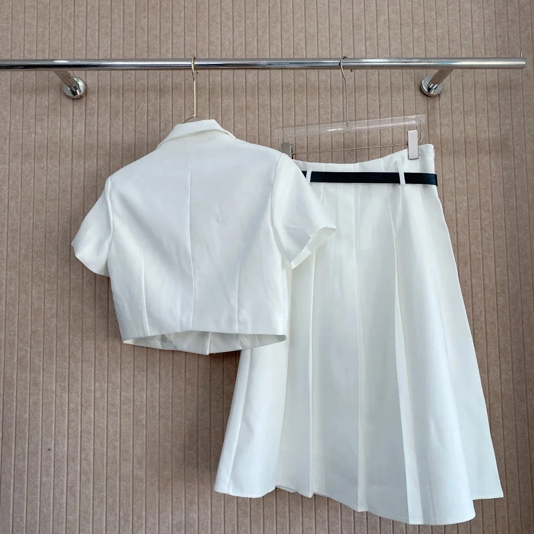 

Spring/Summer New Women's Lapel Short Suit Jacket + High Waist With Belt Pleated Half Skirt Suit