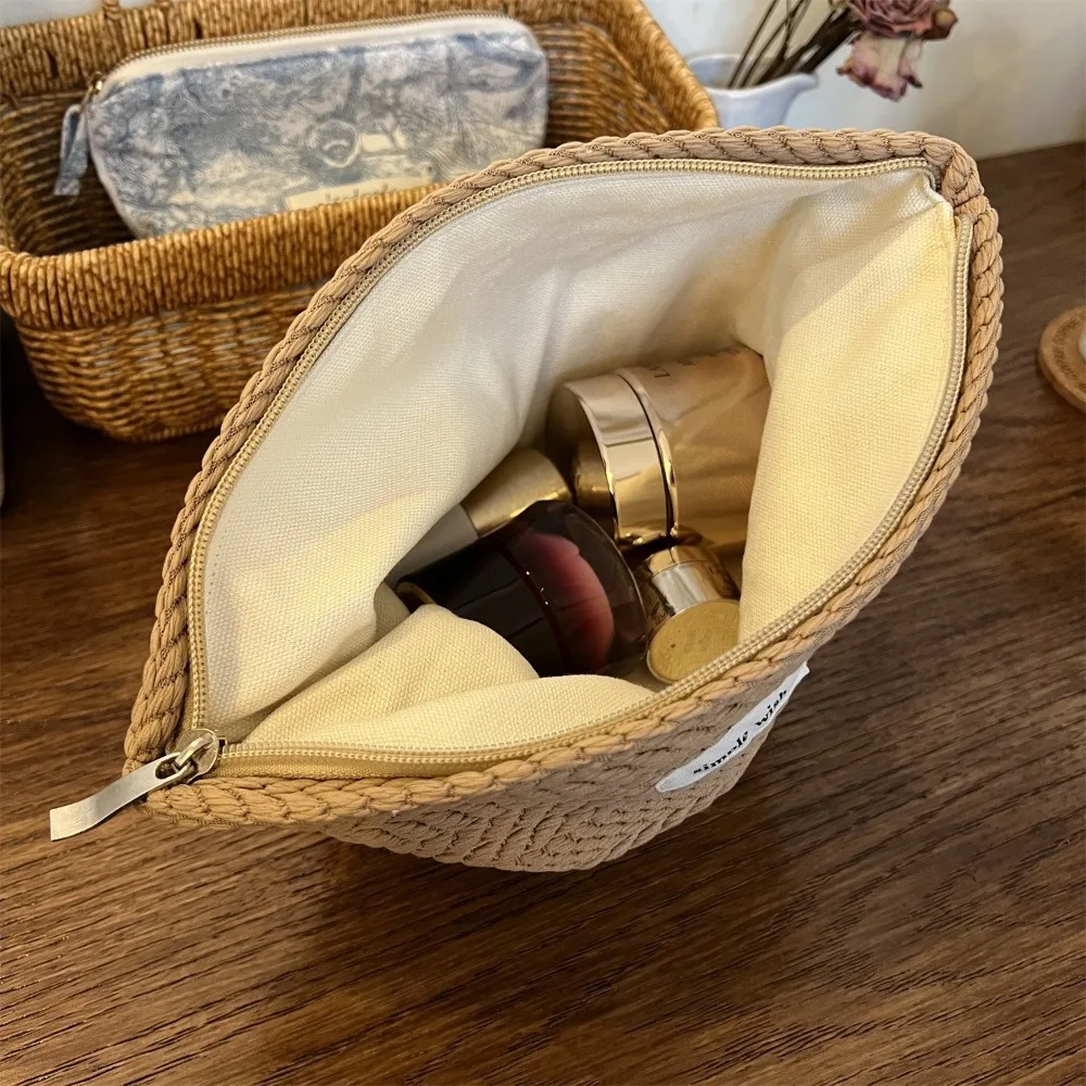 Fashion Zipper Makeup Bag Large Capacity Woven Fabric Clutches Bag Solid Color Beige Coffee Cosmetic Bag Outdoor view 2