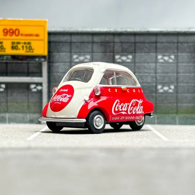 1:64 BMW Isetta Coca-Cola painted alloy static model, children's collection of decorative toys, holiday gifts for children.