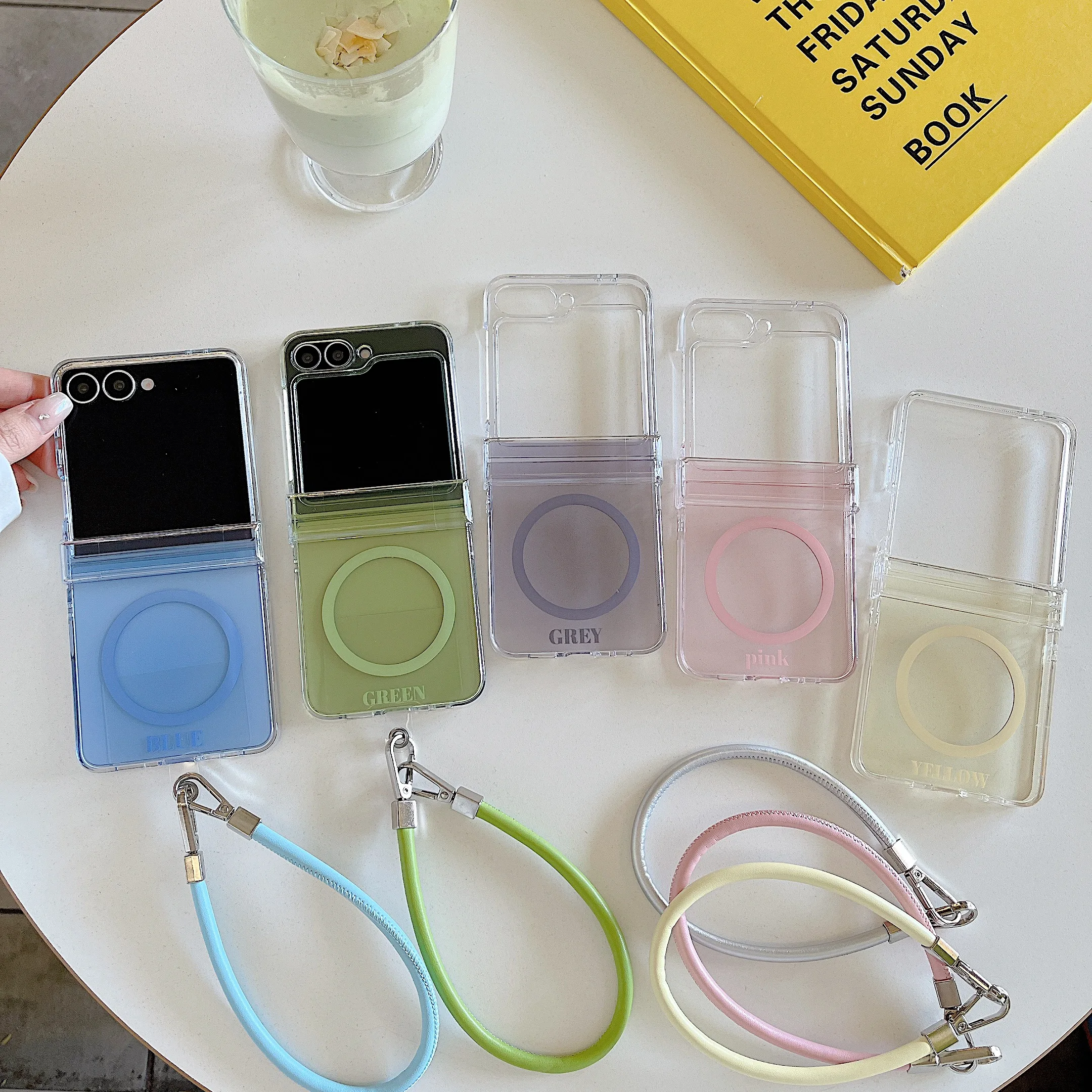 Transparente, einfarbige magnetische Handyhülle für Samsung Galaxy Z Flip 7 6 5 4 Flip6 Flip7 Cover mit Handschlaufe, süße Hüllen für MagSafe.