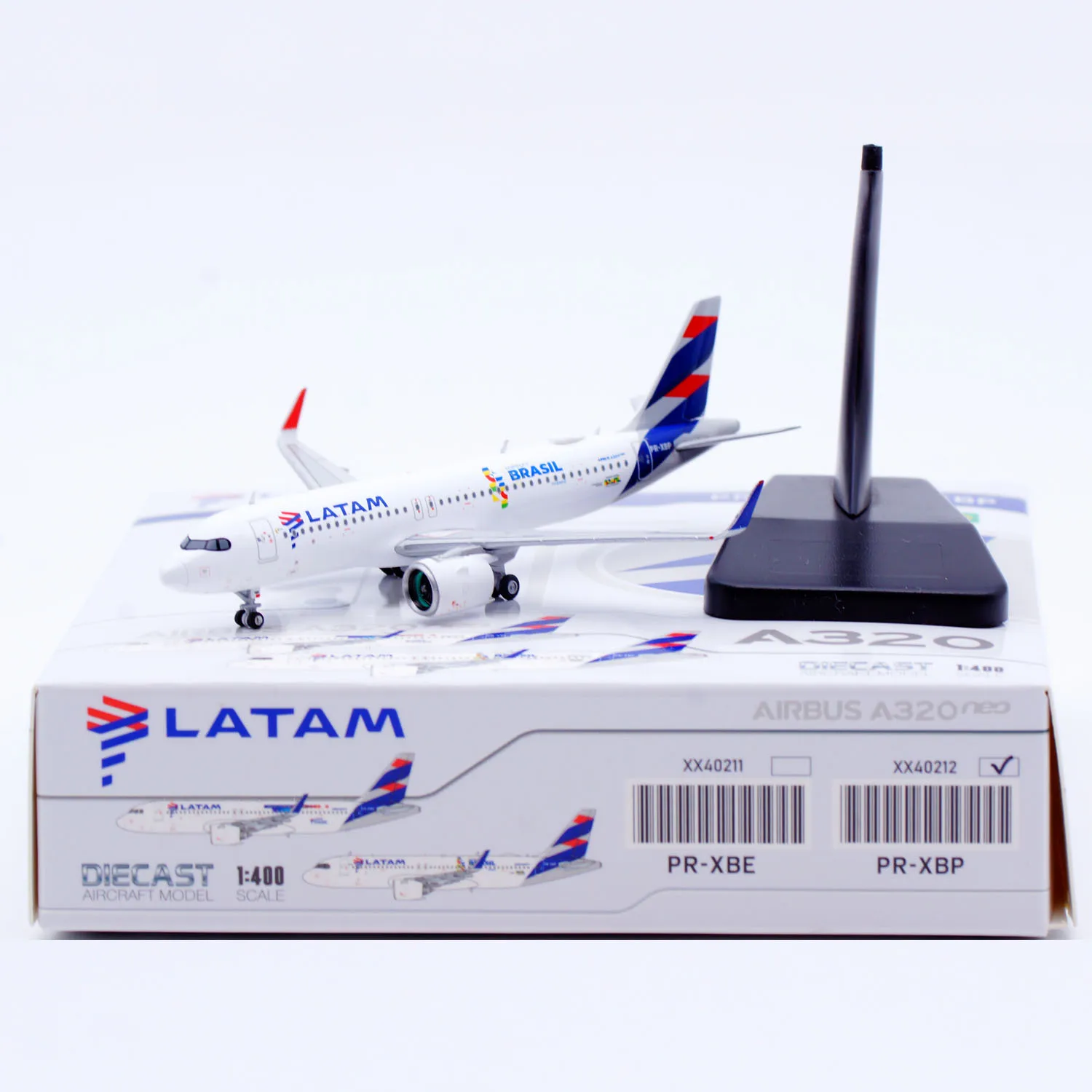 

XX40212 Alloy Collectible Plane Gift JC Wings 1:400 LATAM Airlines Airbus A320neo Diecast Aircraft Jet Model PR-XBP With Stand