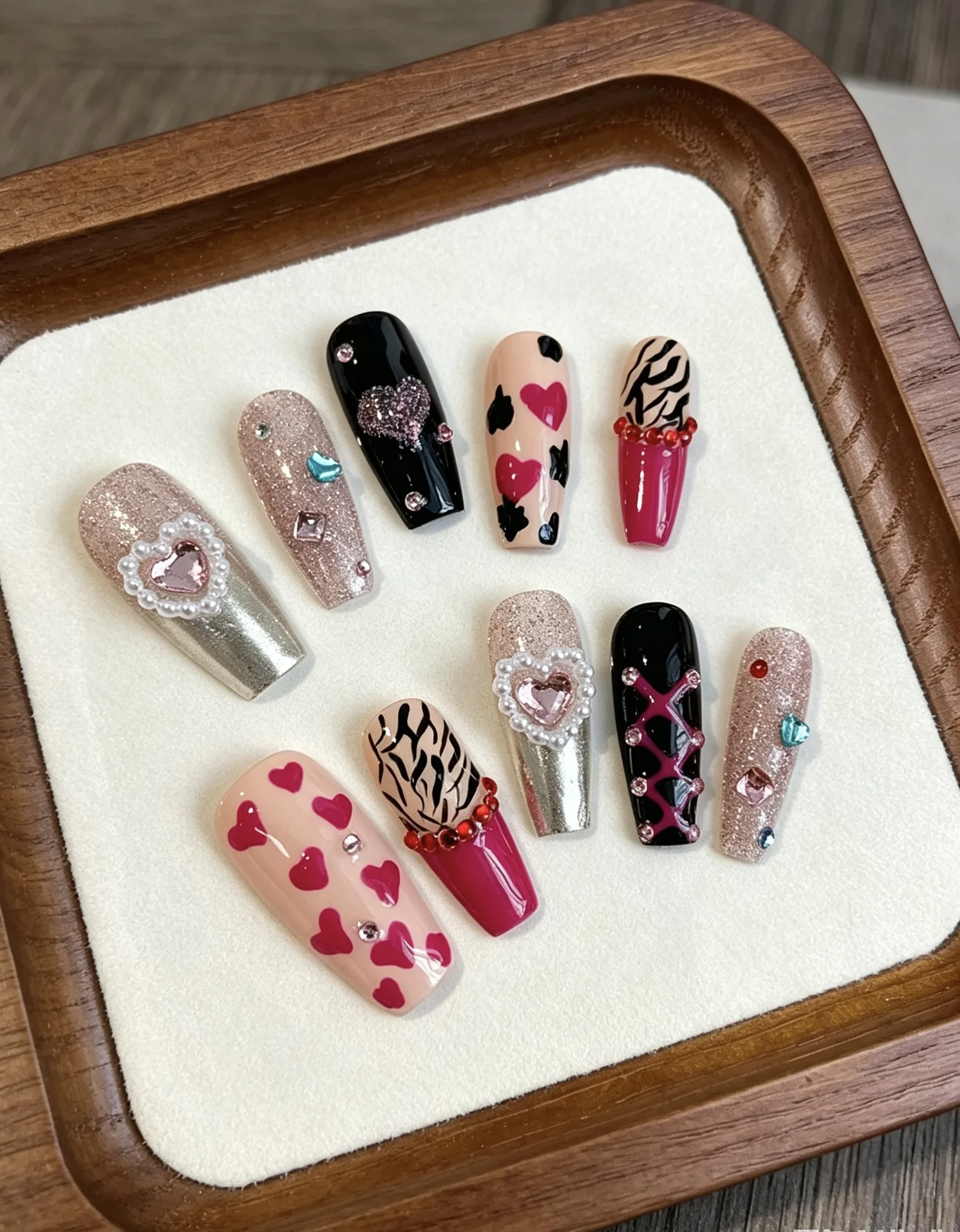 10-Piece Set of Y2K Mixed-Style Wearable Nails, Zebra and Leopard Print with Heart-Shaped Rhinestones, Cool and Reusable Fake Nails, Nail Art Supplies