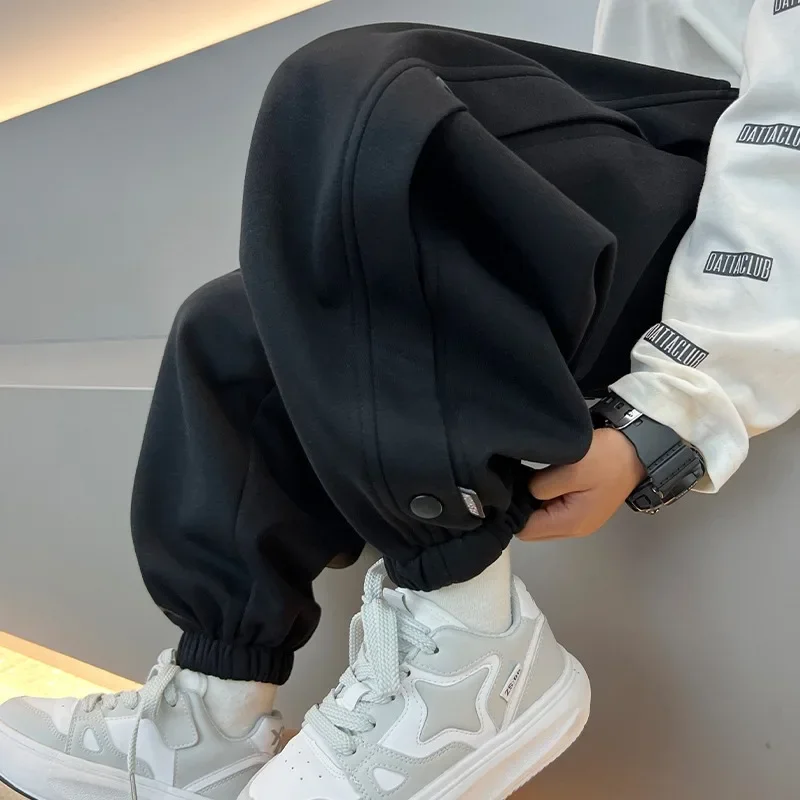 ZOETOPKID Modische Neue Kinder Einfarbige Jogginghose Jungen Casual Jogger Hose Herbst Kinder Hochwertige Baumwolle Lose Weiche Hose – Detail 9