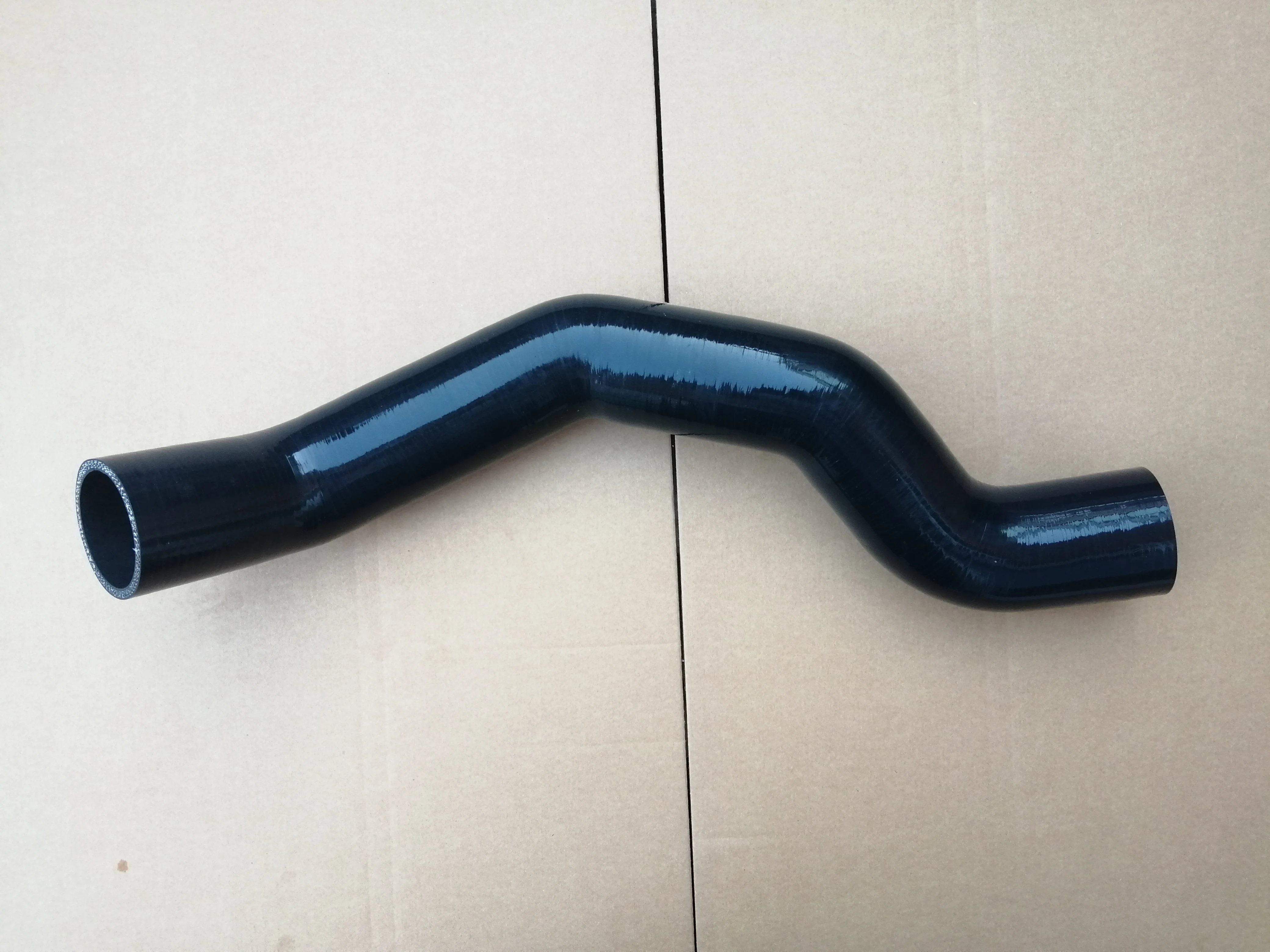 For DODGE NITRO KA 2.8 CRD Turbo Diesel  2007-2011 Intercooler Hose Pipe Silicone 55037790AE
