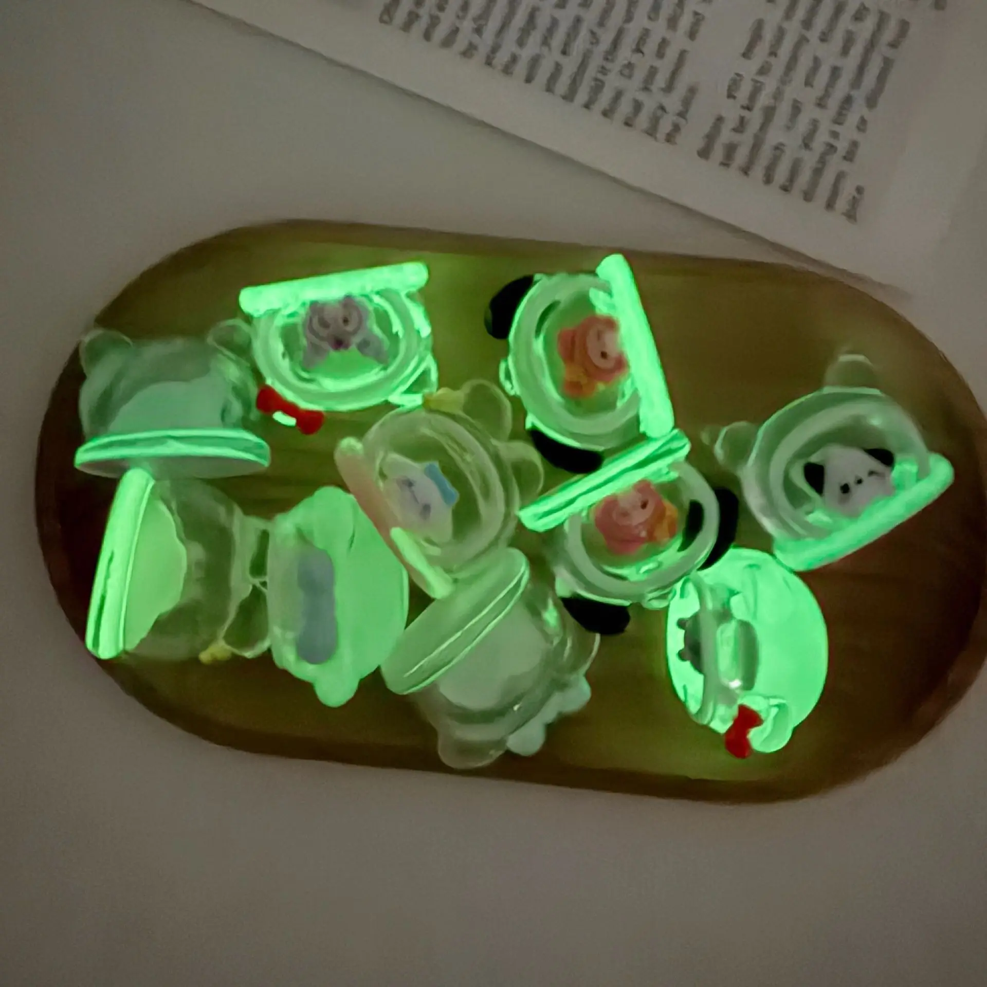 

Glow-in-the-Dark 3D Cartoon Cute Animal Resin Craft DIY Mini Car Ornament Pendant Materials Resin Accessories