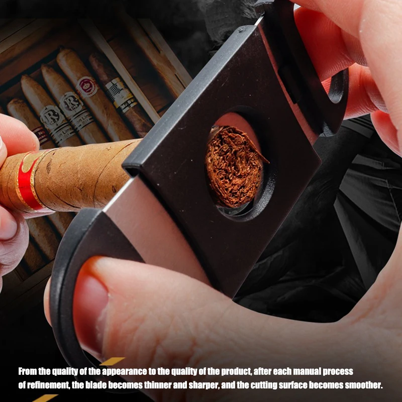 Cigar 3‑in‑1 Cutting Tool Kit Guillotine V‑Cut Cigar Puncher Keychain Design Portable Travel Smoking Clipper for Men