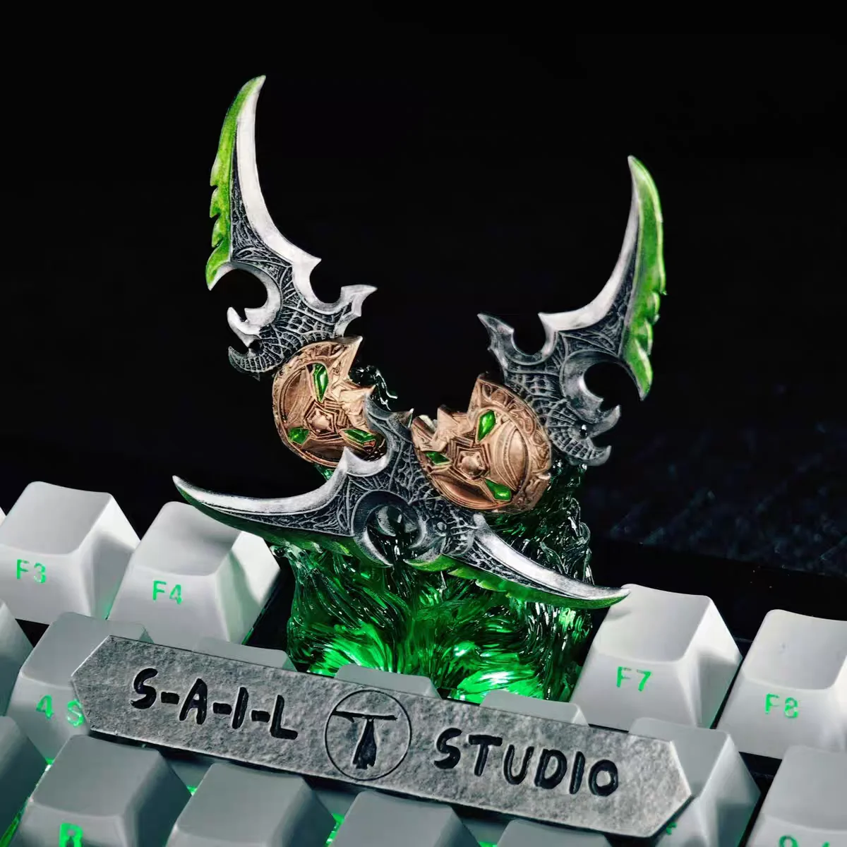 World of Warcraft Custom Artisan Keycap Frostmourne Guldan Resin Keyboard Cap for Mechanical Keyboard Accessories Gift