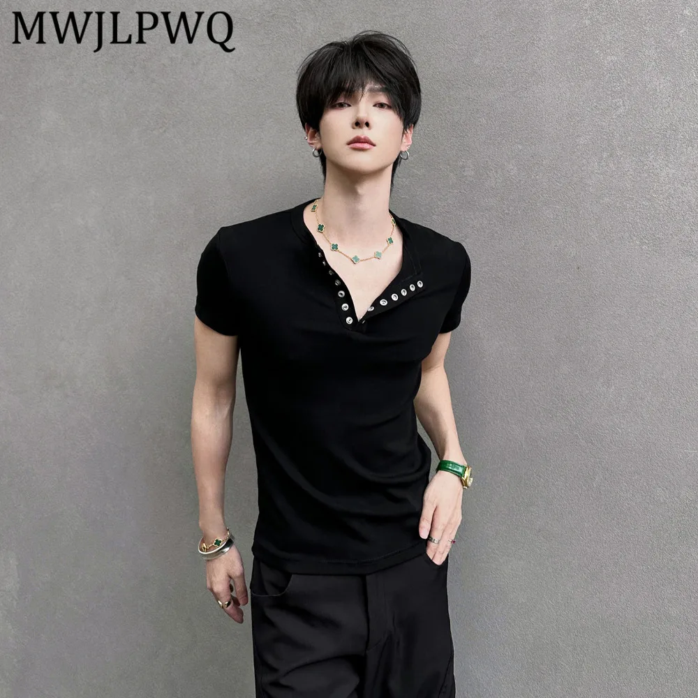 

MWJLPWQ Solid Color Elegant Short-Sleeve T-Shirt Men 2026 Summer New V-Neck Slim Fit High-End Heavy-Duty Design Trendy Tee 15370
