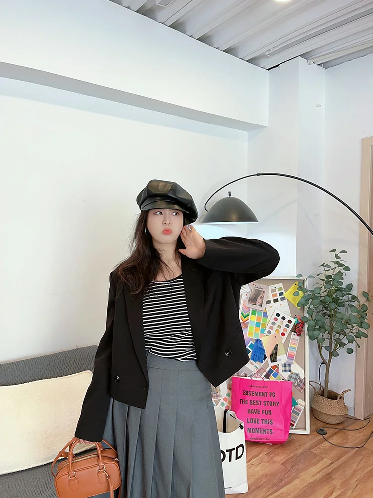 

Весеннее женское пальто-жакет с двойной застежкой на пуговицах, укороченное, с V-образным вырезом, из смесового полиэстера и спандекса