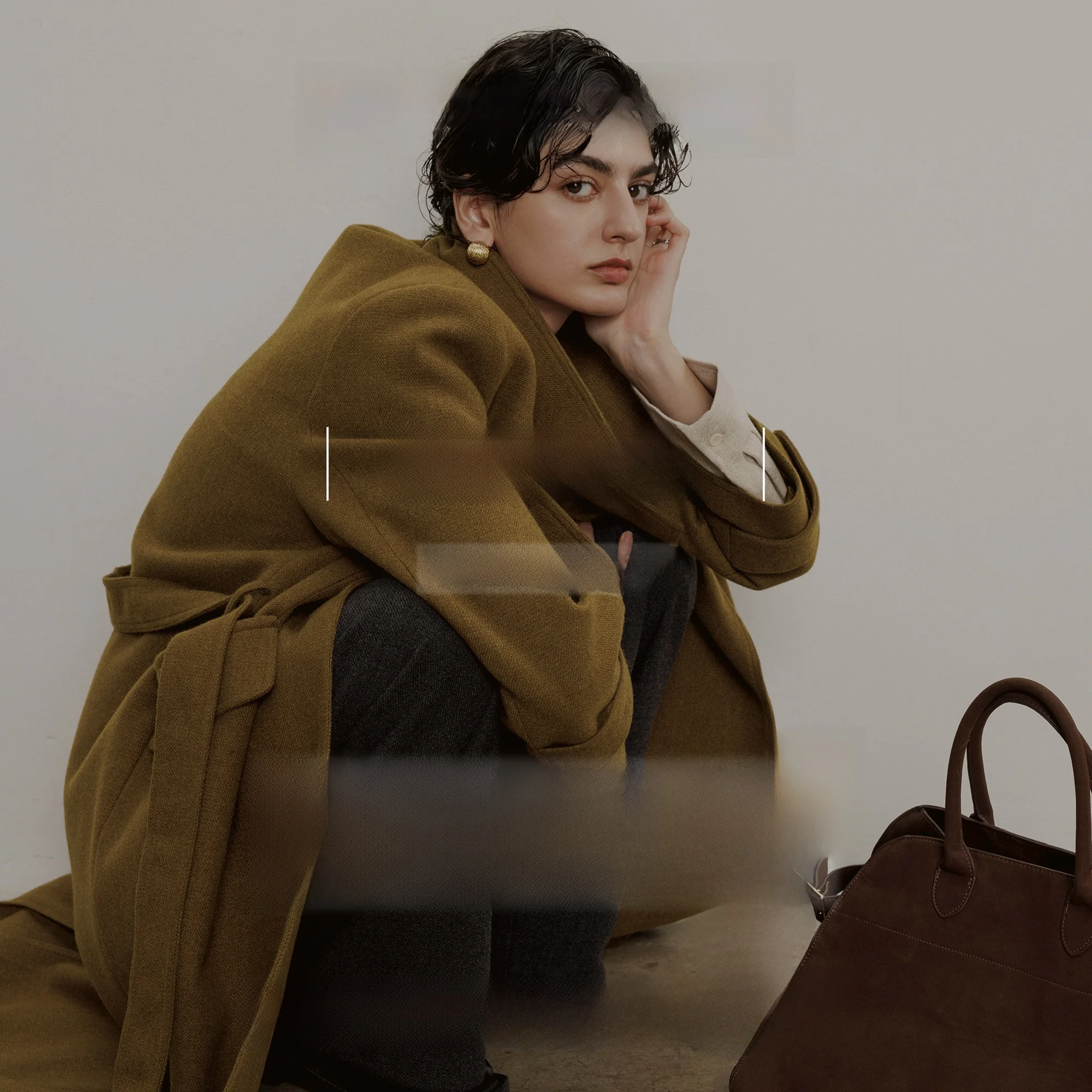 

Осенне-зимний женский вязаный свитер средней длины с длинными рукавами из коллекции Oversto: незначительно дефектный, но не выцветает и не деформируется.