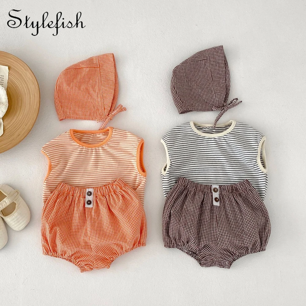 

Summer new baby boys and girls striped short sleeved top+small fresh and cute checkered bread shorts+hat 3-piece set