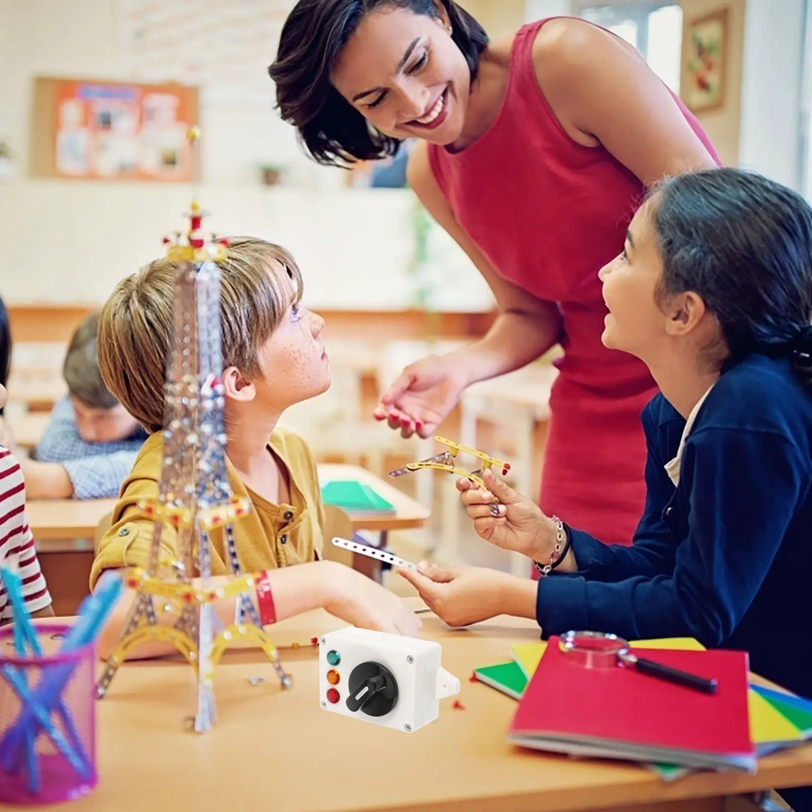 

Интерактивная развивающая доска для детей с тремя цветными ручками, световой индикацией, улучшающая координацию рук и глаз, а также логическое мышление.